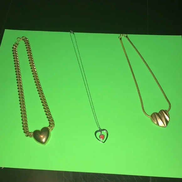 4/$10🌻🌻Silver & gold it’s all about the heart necklaces (3) - Picture 10 of 12